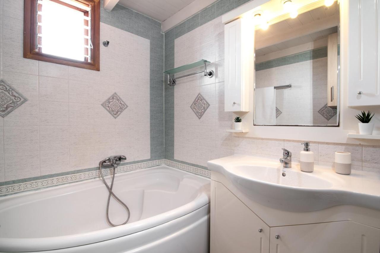 Ns-George Apartments By The Airport Μαρκόπουλο Εξωτερικό φωτογραφία