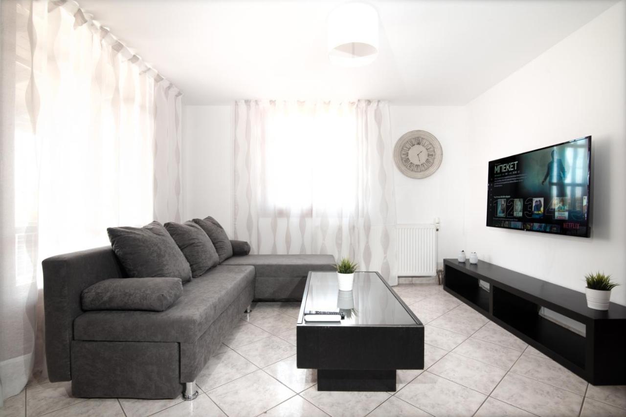 Ns-George Apartments By The Airport Μαρκόπουλο Εξωτερικό φωτογραφία